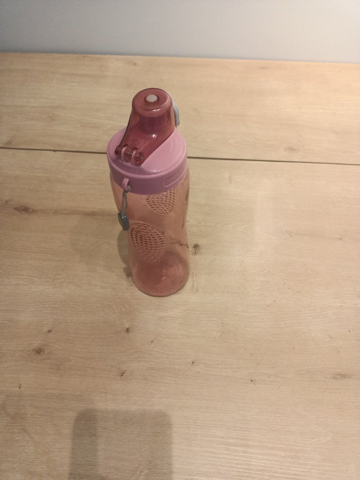 Pembe Şeffaf Su Şişesi  Hafif ve Pratik — görsel 2/5