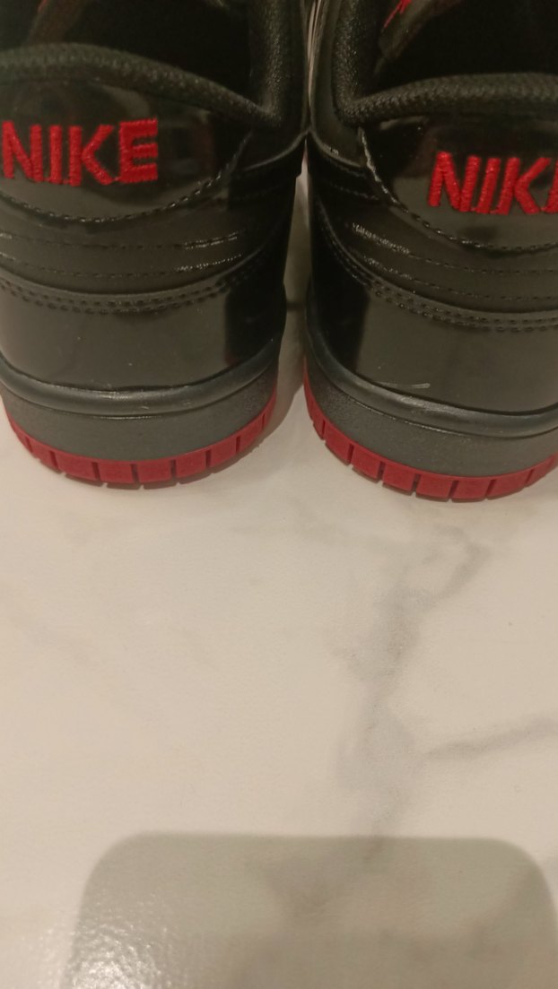 Nike Siyah Kırmızı Detaylı Sneaker — görsel 5/5
