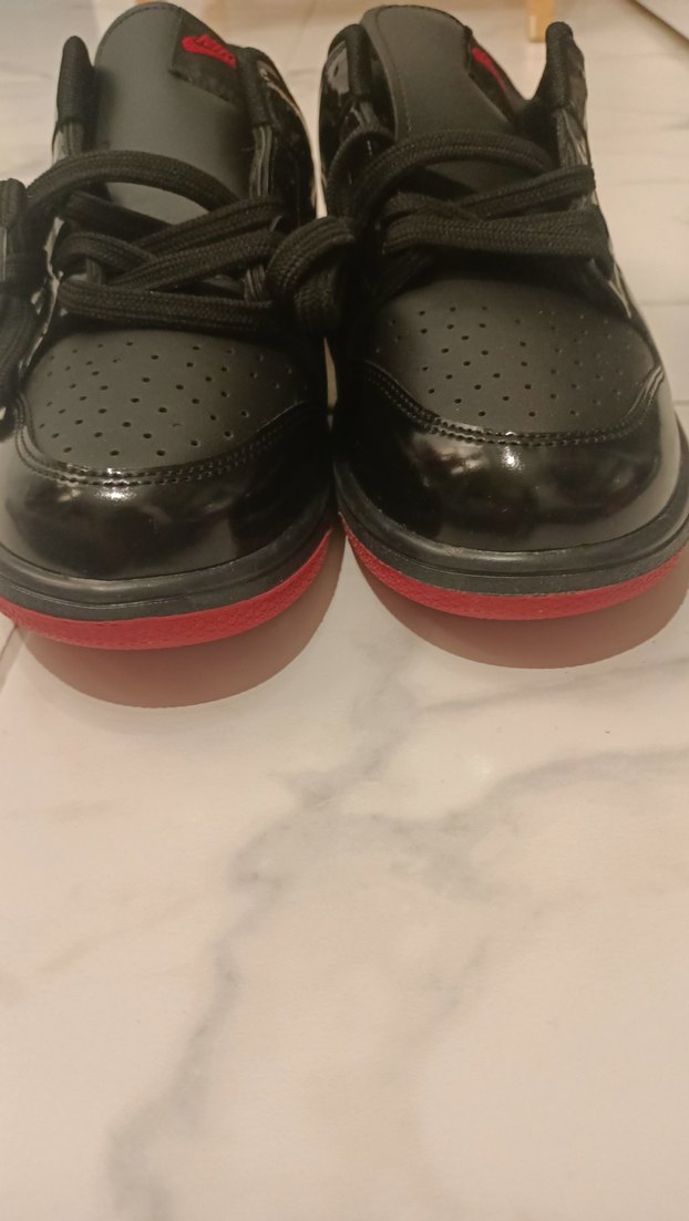 Nike Siyah Kırmızı Detaylı Sneaker — görsel 4/5