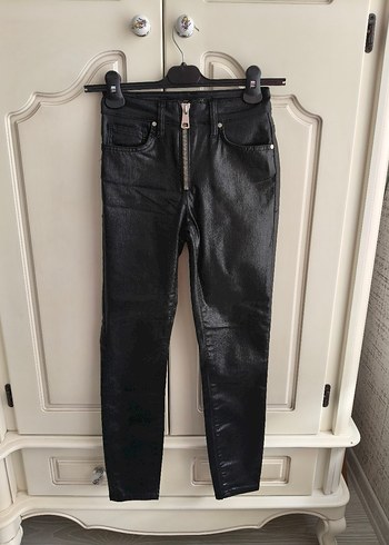 Mavi Jeans Siyah Deri Gorunumlu Dar Paca Pantolon