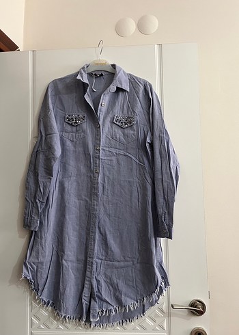 Gri Nakışlı Uzun Denim Gömlek - Görsel 2