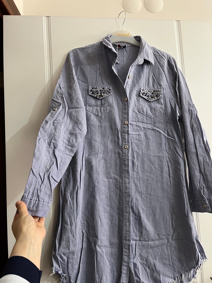 Gri Nakışlı Uzun Denim Gömlek - Görsel 3