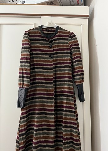 Uzun Çizgili Kadın Yün Kaban - Görsel 3