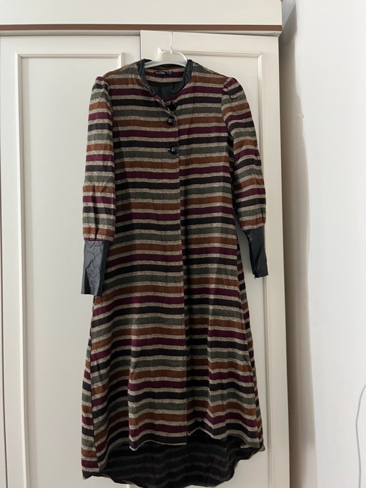 Uzun Çizgili Kadın Yün Kaban - Görsel 2