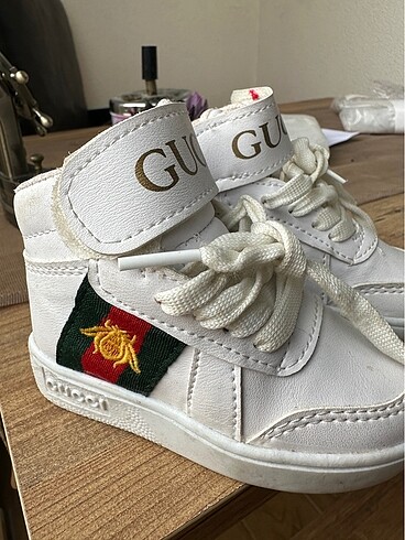 22 Beden 22 numara gucci