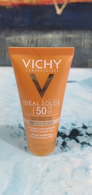 VICHY Vichy Ideal Soleil Spf 50+ Güneş Koruyucu Bb Emülsiyon Renkli 5