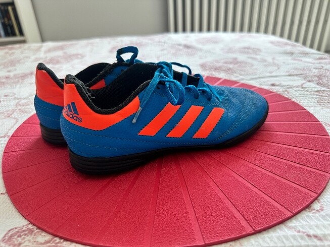 Adidas 35 numara çocuk krampon