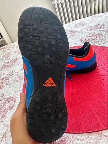 35 Beden çeşitli Renk Adidas 35 numara çocuk krampon