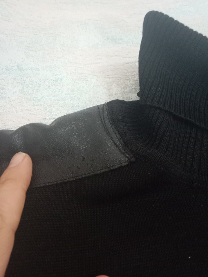 Siyah Boğazlı erkek Kazak - Görsel 3