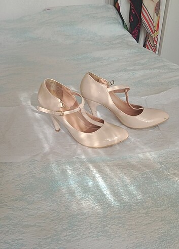 Pudra rengi topuklu ayakkabı  - Görsel 4