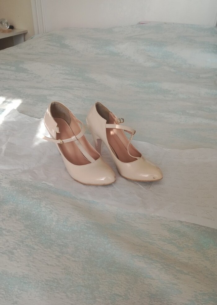 Pudra rengi topuklu ayakkabı  - Görsel 3