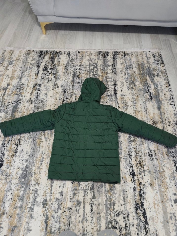 Kapüşonlu Erkek Çocuk Yeşil Mont - Görsel 2