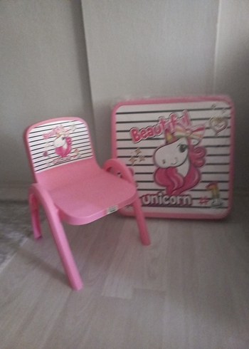 Beden Pembe Unicorn Desenli Çocuk Masa ve Sandalyesi