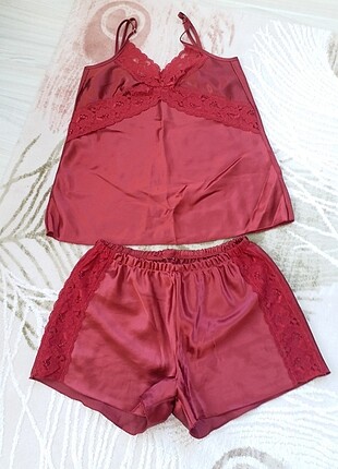 sortlu saten bordo pijama takimi 