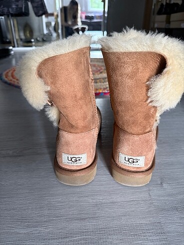 38 Beden Ugg bot