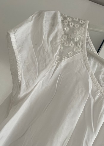 Drapeli Kısa Kollu Beyaz Keten Bluz - Görsel 4