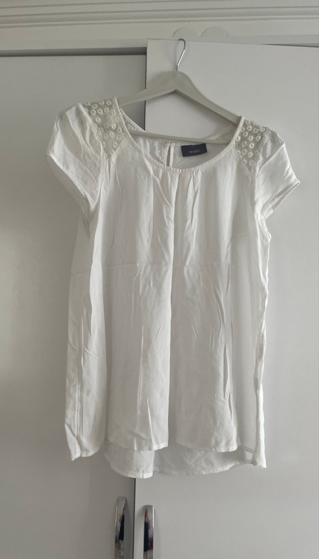 Drapeli Kısa Kollu Beyaz Keten Bluz - Görsel 5