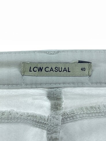40 Beden beyaz Renk LC Waikiki Jean / Kot %70 İndirimli.