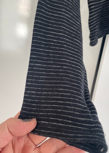 Siyah Çizgili Yüksek Yakalı Kadın Triko - Görsel 3