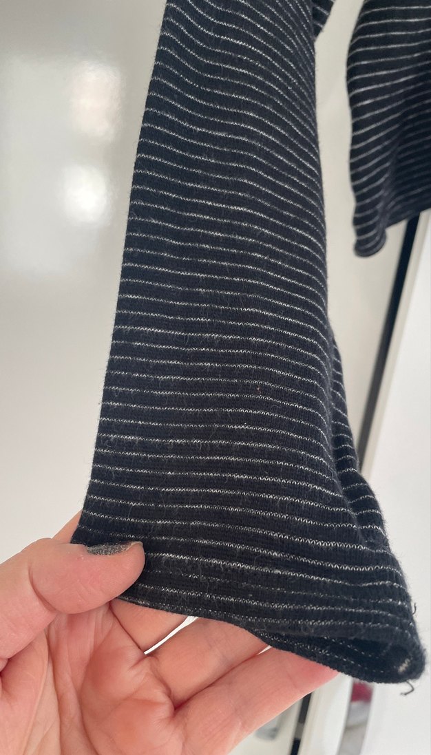 Siyah Çizgili Yüksek Yakalı Kadın Triko - Görsel 3