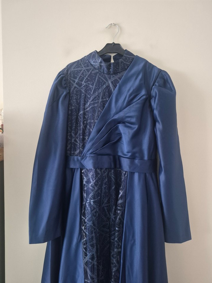 Uzun kuyruklu Kadın Abiye Elbise - Görsel 2