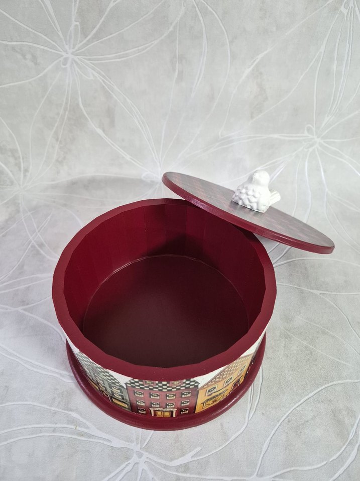 Renkli Ev Desenli Yuvarlak Ahşap Kutu - Görsel 4