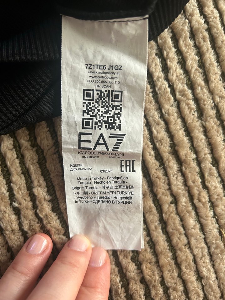 Erkek Siyah Kapüşonlu Armani Fermuarlı Ceket - Görsel 5