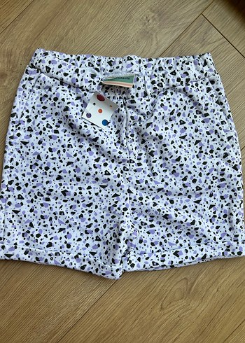 Düğmeli Bol Kesim Kız Şortu - Görsel 4