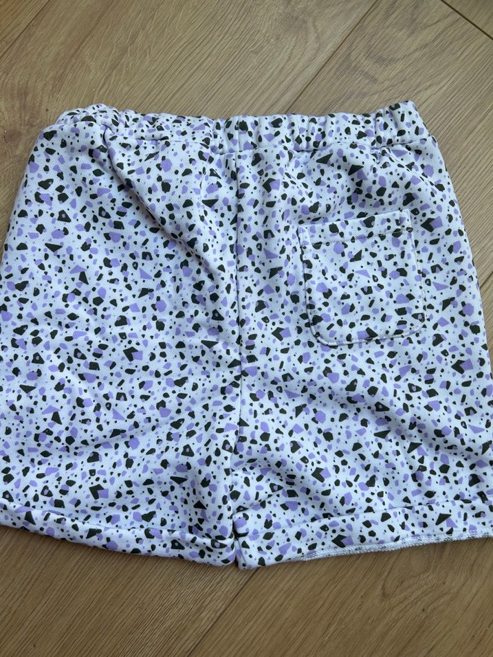 Düğmeli Bol Kesim Kız Şortu - Görsel 3