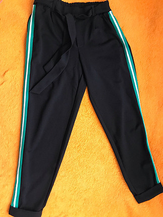Yan çizgili pantalon 
