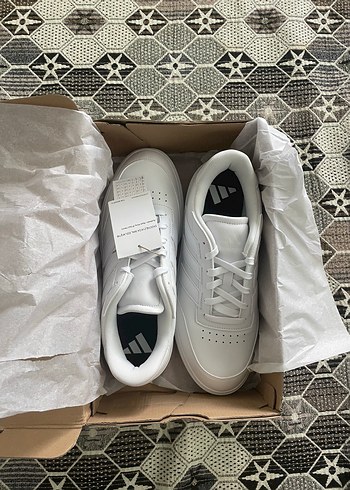 Adidas Beyaz Dusuk Bilekli Spor Ayakkabi