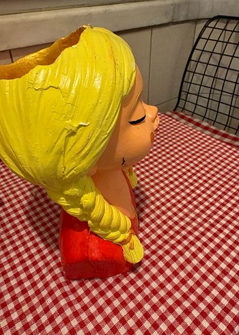 Sarı Saçlı Renkli Kız Figürü - Görsel 4