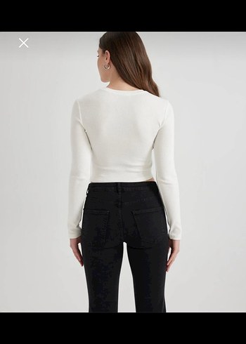 Beyaz Crop Top Uzun Kollu Pamuklu - Görsel 2