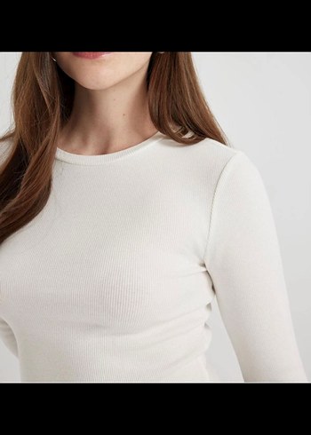 Beyaz Crop Top Uzun Kollu Pamuklu - Görsel 4