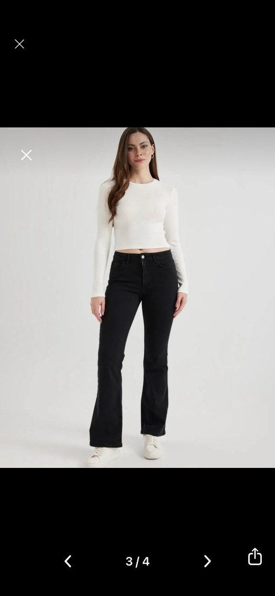 Beyaz Crop Top Uzun Kollu Pamuklu - Görsel 3