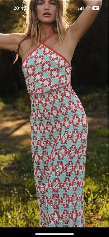 Halter yaka örme elbise