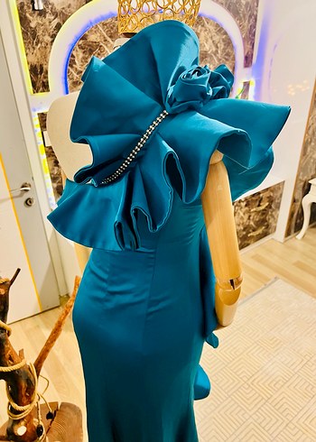 Mavi Parlak Fırfırlı Uzun Abiye Elbise - Görsel 3