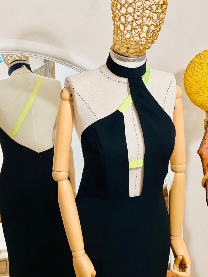 Uzun Siyah Drapeli Kadın Elbise - Görsel 2