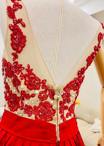 Kırmızı İşlemeli Uzun Abiye Elbise - Görsel 2