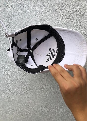  Beden Adidas şapka