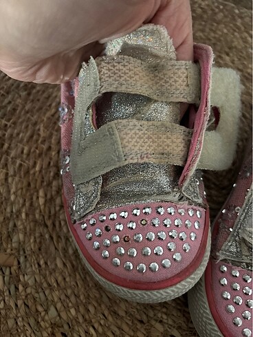 24 Beden Skechers ışıklı kız bebek ayakkabısı