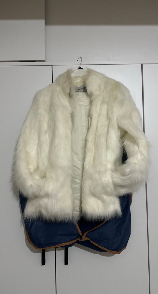 Beyaz Kadın Midi Boy Kürk Detaylı Ceket - Görsel 2