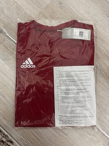 Adidas tişört