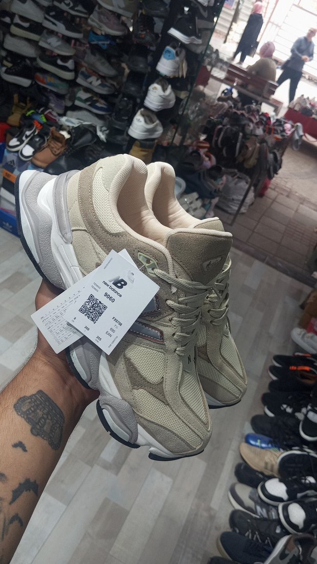 New Balance Ekru Retro Sneaker — görsel 2/4