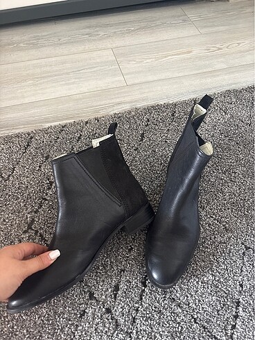 Zara kısa bot