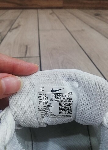 37,5 Beden Nike spor ayakkabı