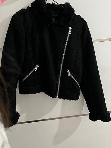 Zara Zara içi kürklü crop ceket