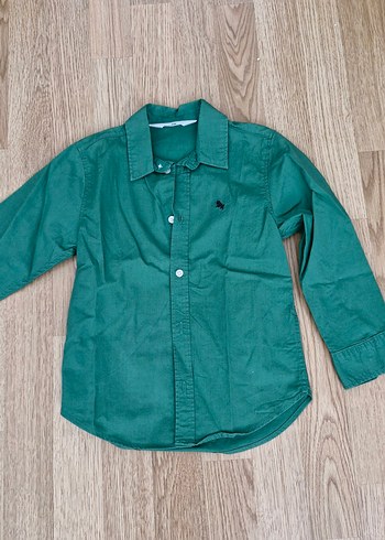 4 Yaş Beden yeşil Renk zara ve h&m iki adet gomlek