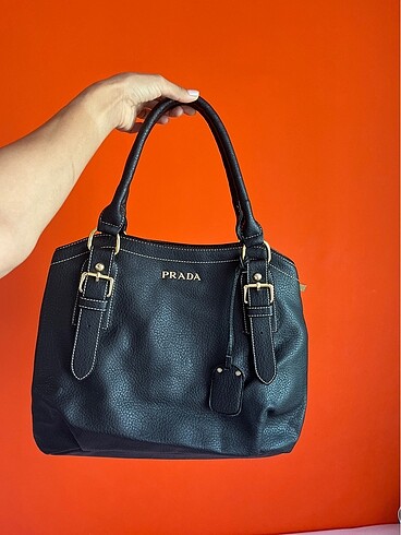 Prada çanta