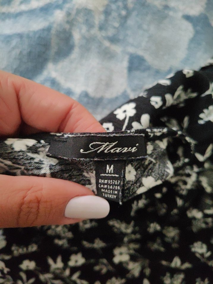 Siyah Çiçekli Fırfırlı Kadın Bluz - Görsel 2